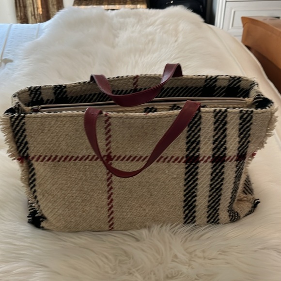 Burberry fabric twill, tote, cream, black, and red - Picture 2 of 6